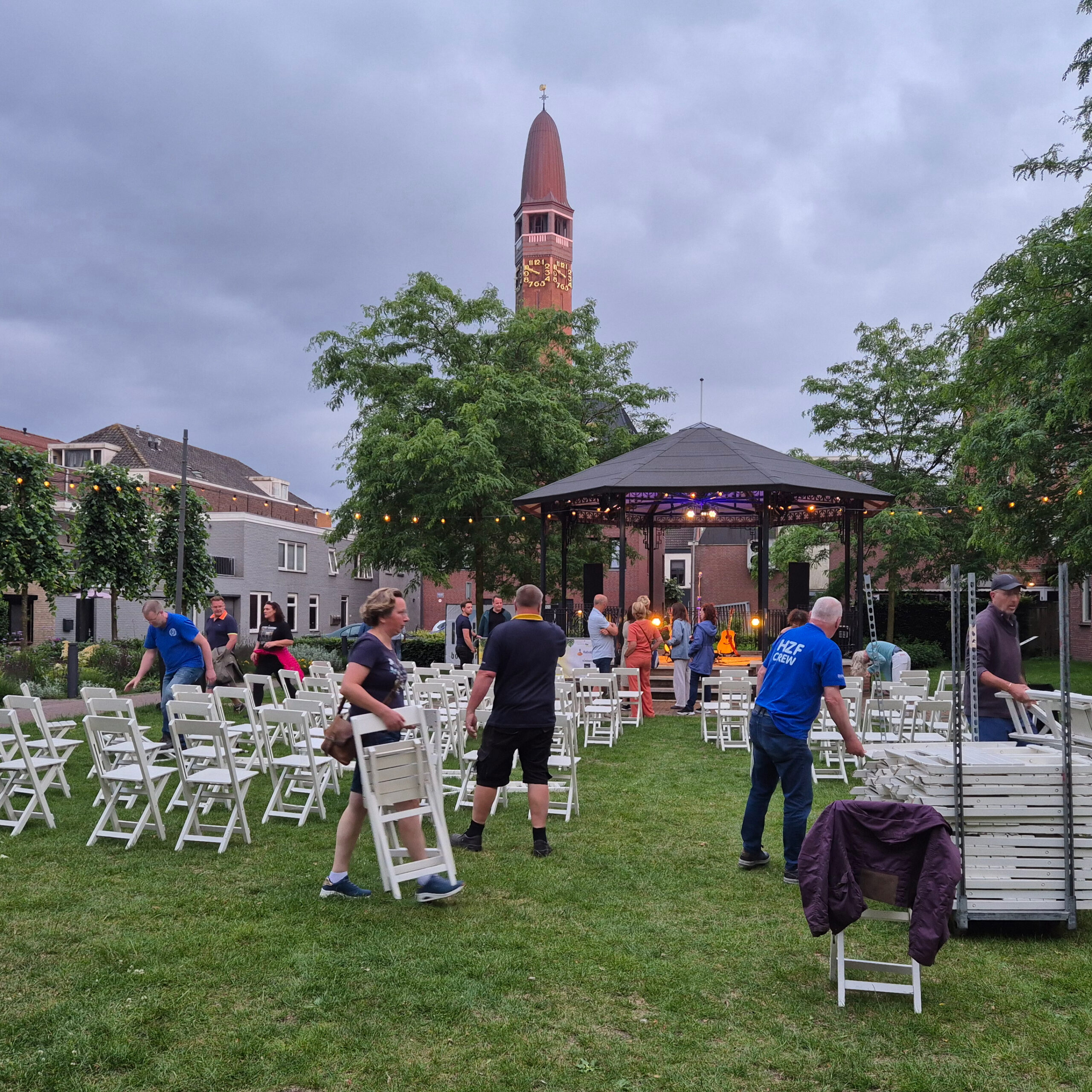 Opbouwploeg aan het werk